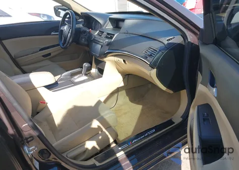 2011 Honda Accord 2.4 Lx z USA, uszkodzony, nr VIN 1HGCP2F32BA128115